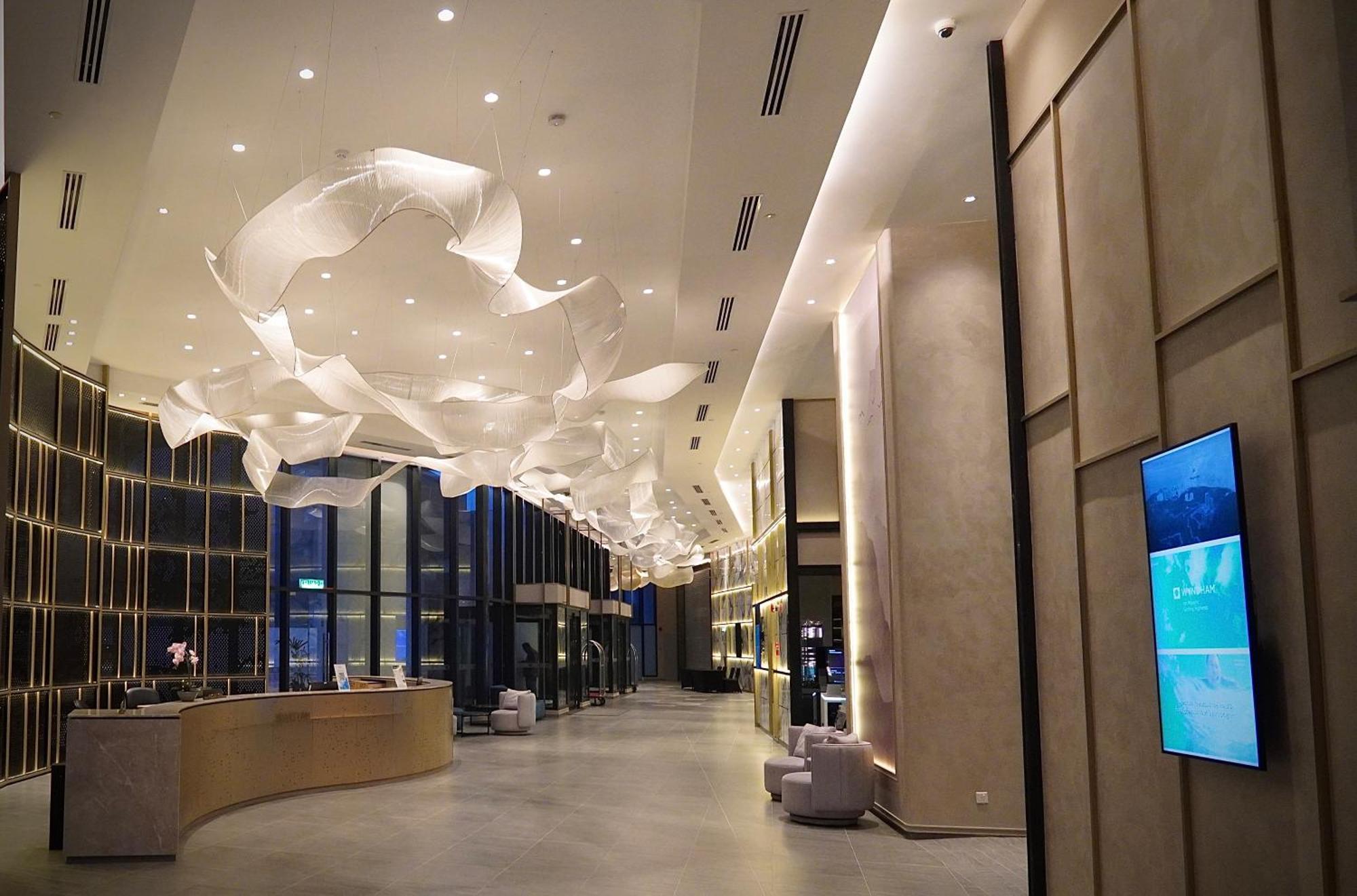Hotel Wyndham Ion Majestic 5*