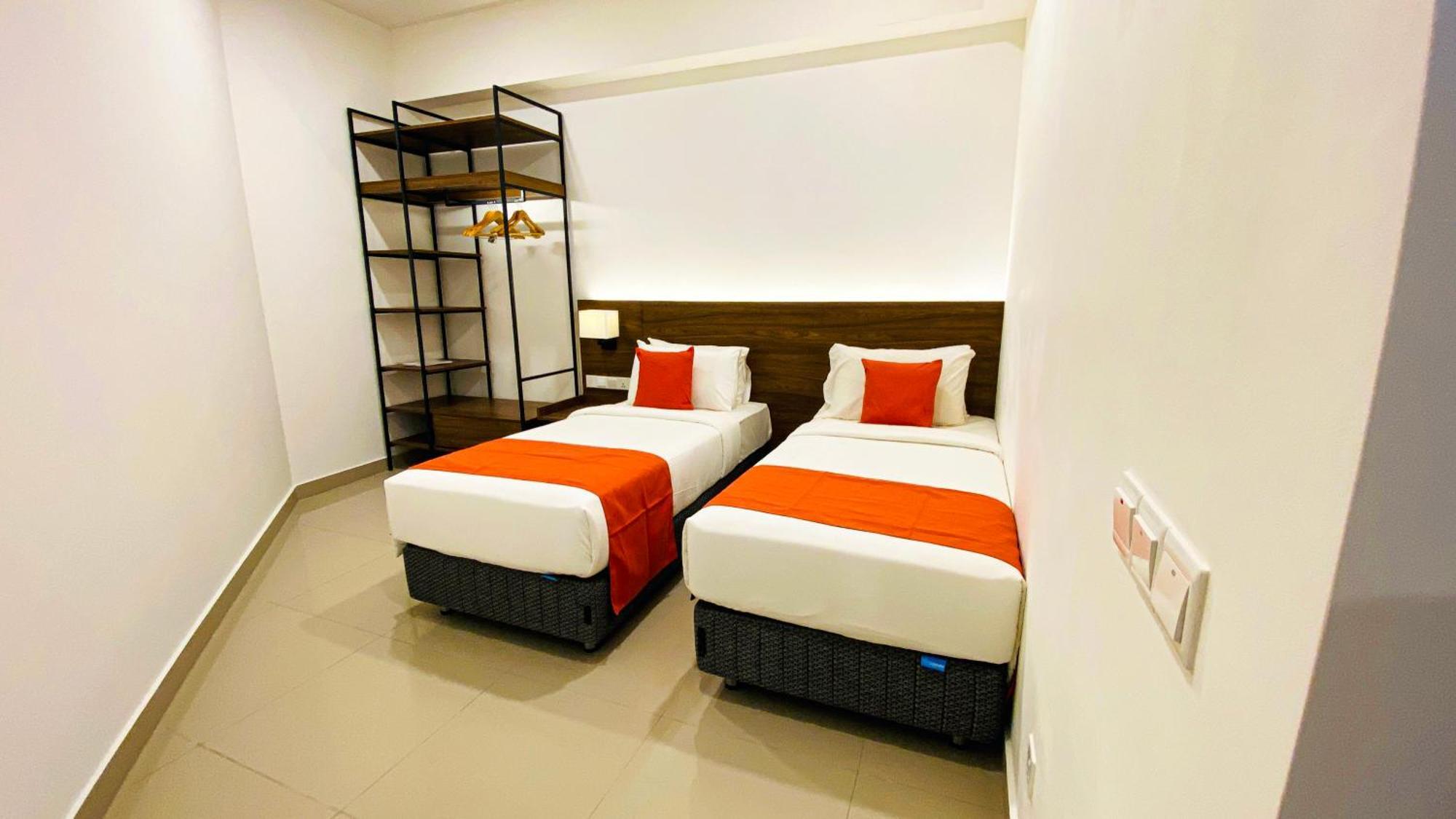 Hotel Wyndham Ion Majestic 5*
