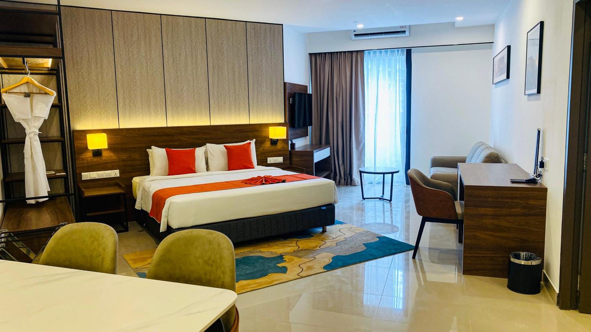 Hotel Wyndham Ion Majestic 5*